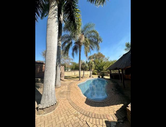 3 BEDROOM HOUSE FOR SALE IN WEST ACRES EXT 8